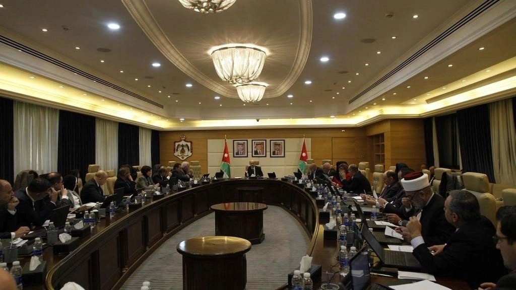 رئيس الوزراء يقرر بدء جلسات مجلس الوزراء صباحا