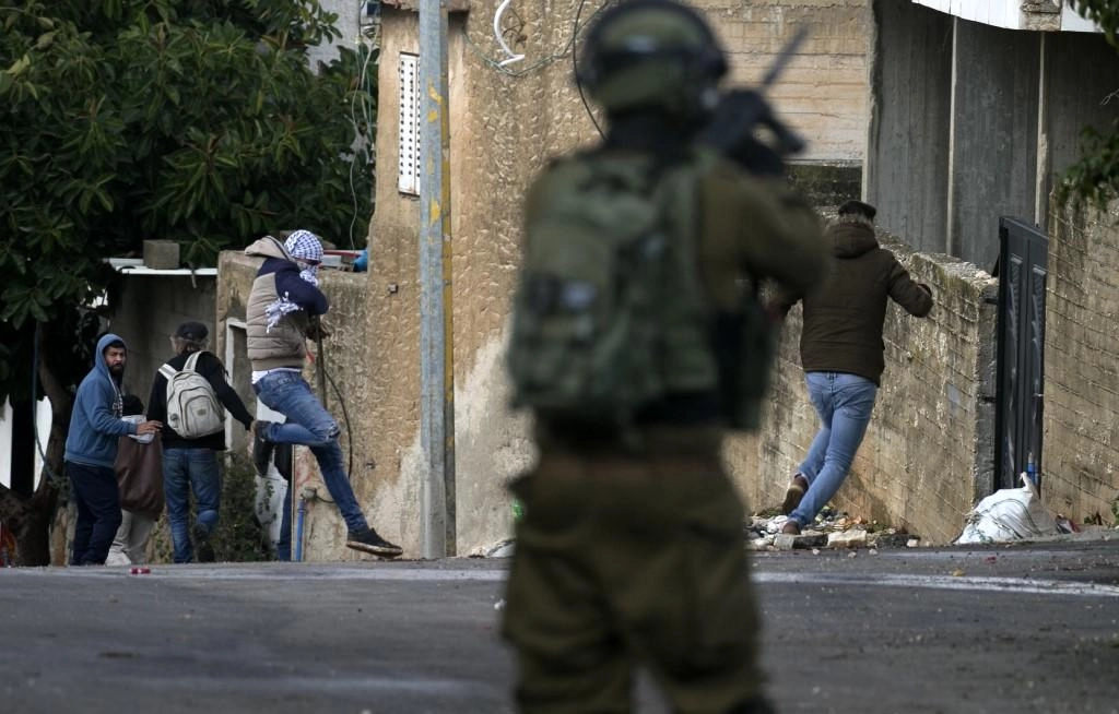 الاحتلال الإسرائيلي يجبر مقدسيا على هدم منزله ويعتقل 11 فلسطينيا