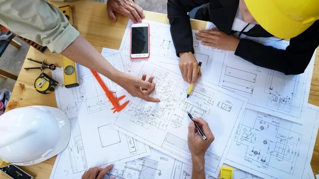 الرزاز يطلب بحث مطالب مهندسي القطاع العام