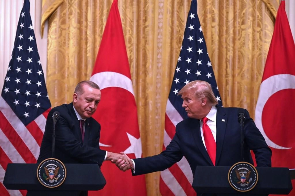 أردوغان وترامب يبحثان هاتفيا التطورات في ليبيا