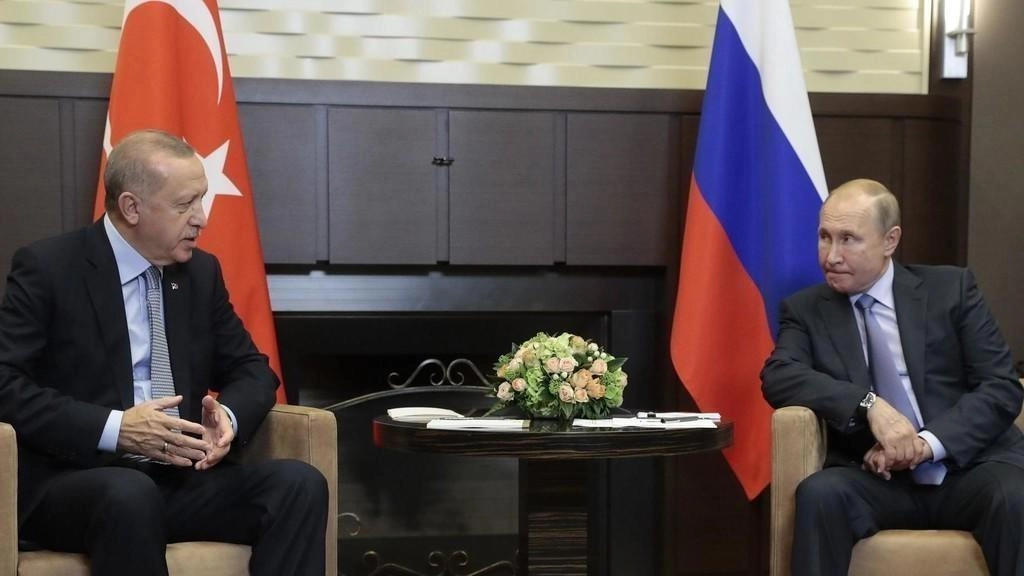 أردوغان يبحث مع بوتين الأوضاع في إدلب الأحد 