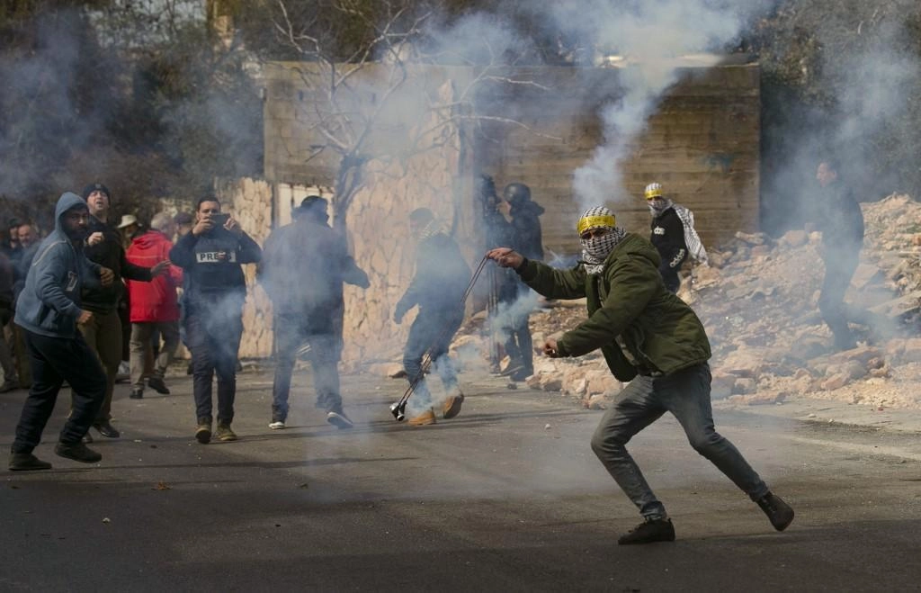 إصابة فلسطيني برصاص الاحتلال الإسرائيلي