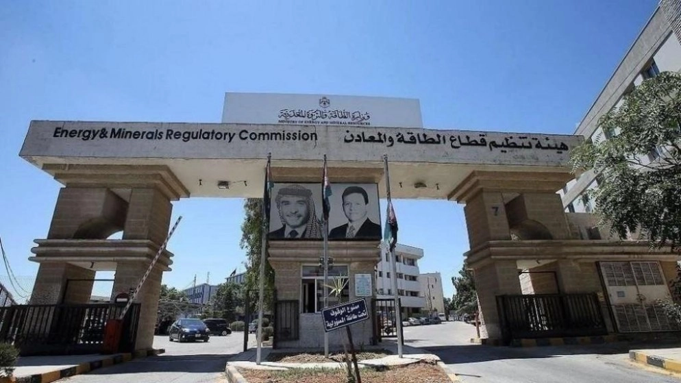  تحديد بند فرق أسعار الوقود بـ 10 فلسات للشهر المقبل 