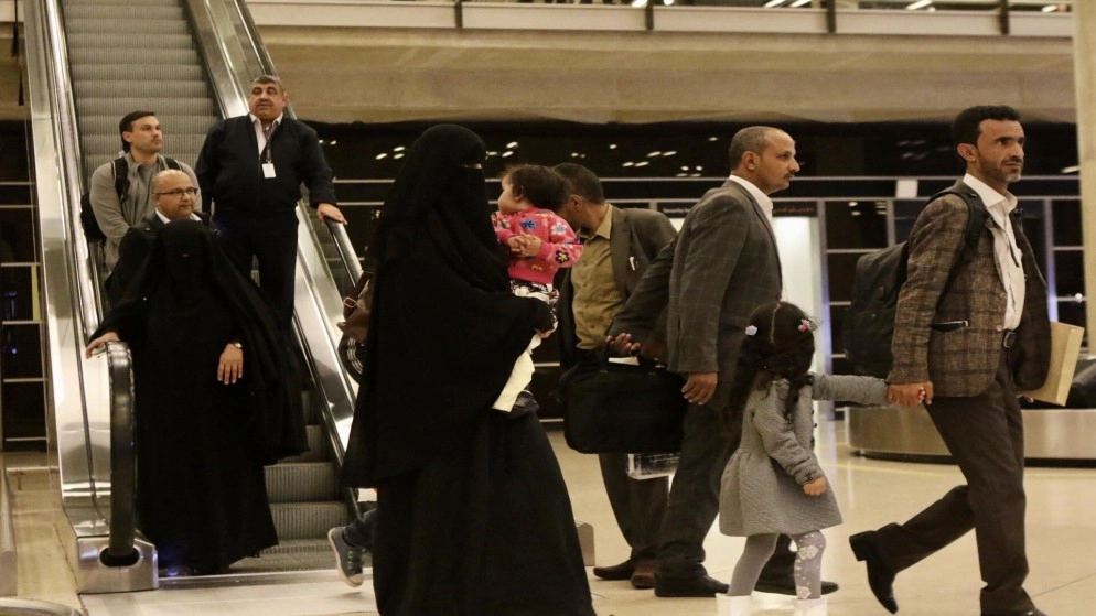 وصول طائرة تقل مرضى يمنيين إلى عمّان