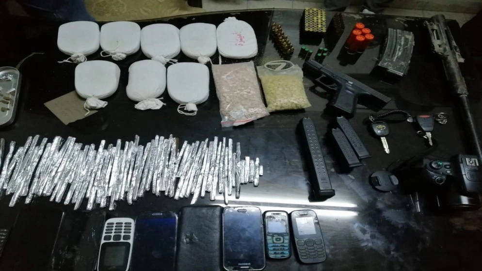 ضبط مطلوب خطير بحقه 47 طلبا أمنيا في العقبة