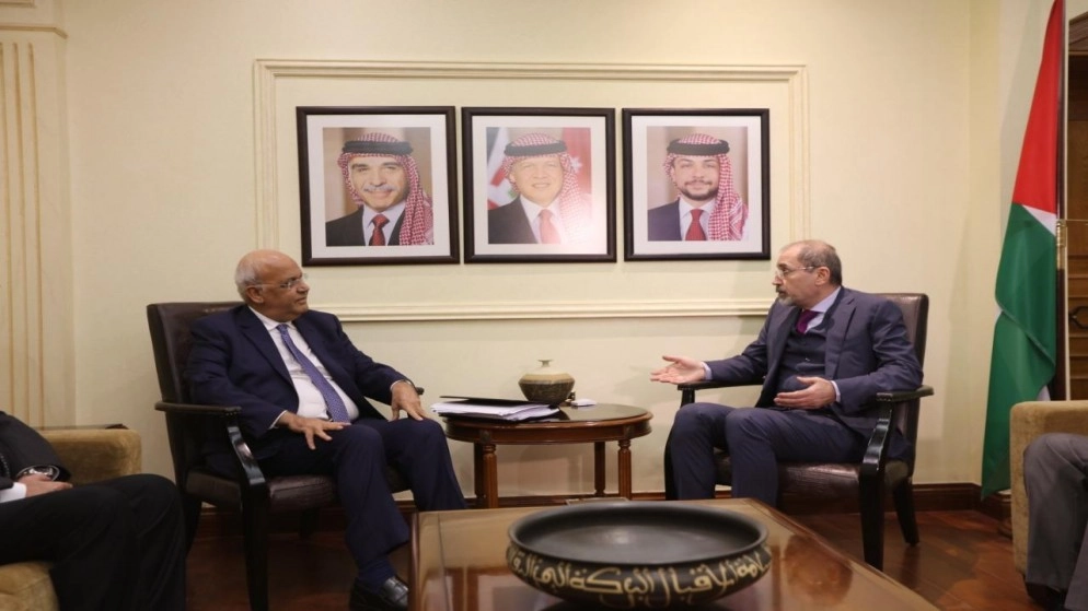 الصفدي يؤكد لعريقات دعم الأردن الثابت للفلسطينيين
