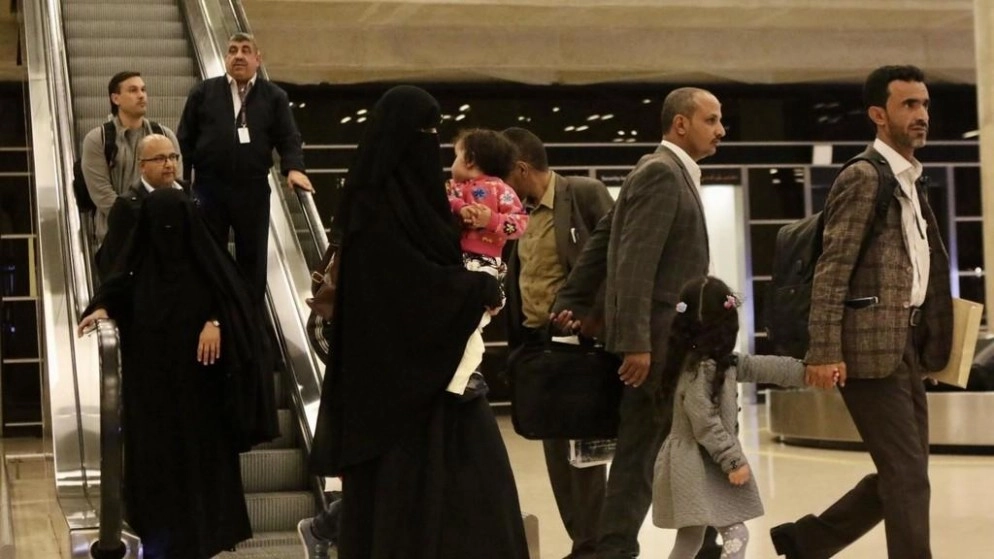 وصول طائرة تقل 24 مريضا يمنيا الى عمّان للعلاج