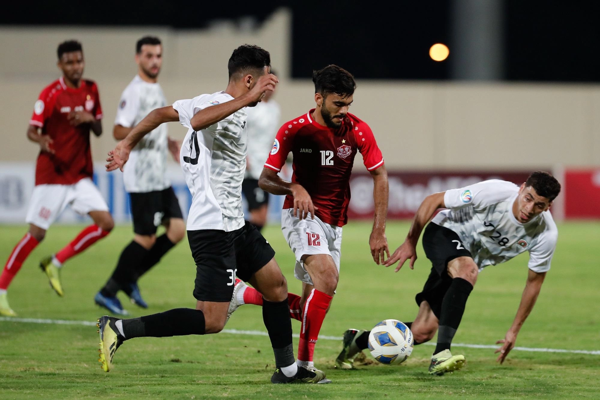 الجزيرة يعود من عُمان بخسارة أمام ظفار
