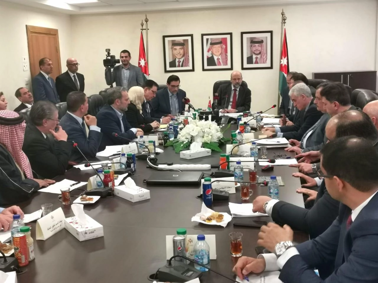 الرزاز يؤكد مساهمة قطاع النقل في دعم الاقتصاد
