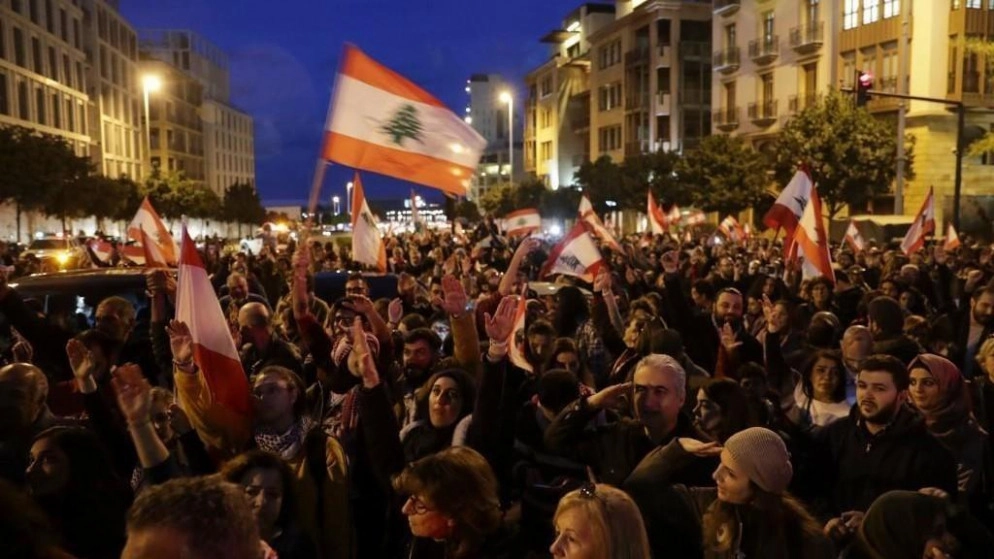 فريق فني يبدأ محادثات مع لبنان
