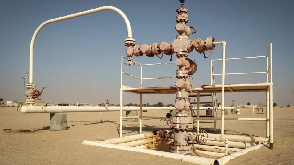 إغلاق موانئ وحقول نفطية يخفض إنتاج ليبيا