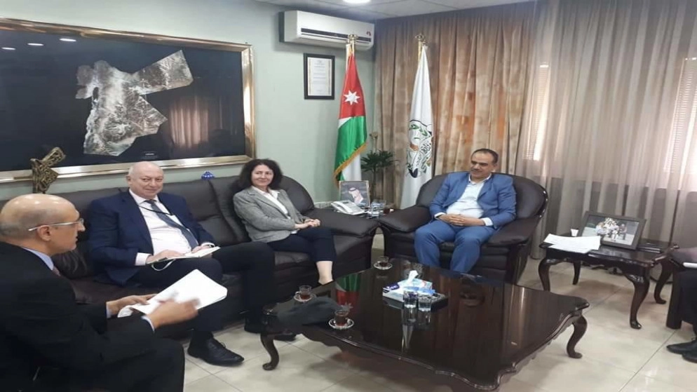 وزير الزراعة يدعو إلى منح المنتجات الأردنية أولوية في الأسواق الفرنسية