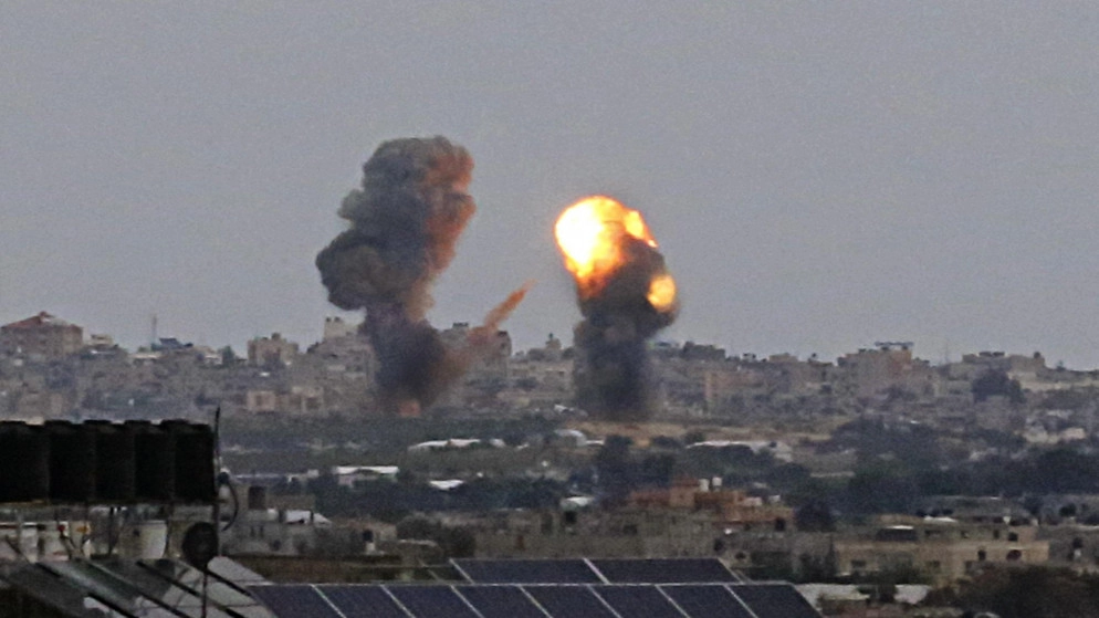 قصف مواقع للفصائل الفلسطينية بعد إغلاق معبر بيت حانون 