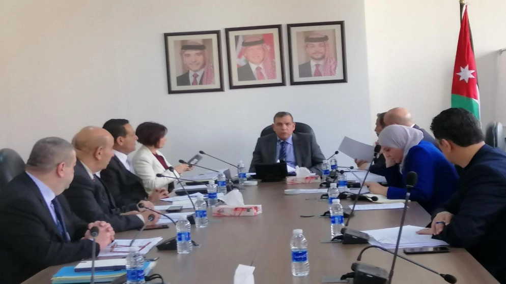 بحث الخدمات الصحية والسياحية لزوار الأردن