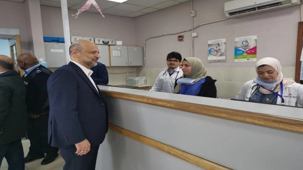 الرزاز يطلع على واقع خدمات مستشفى الأمير حمزة