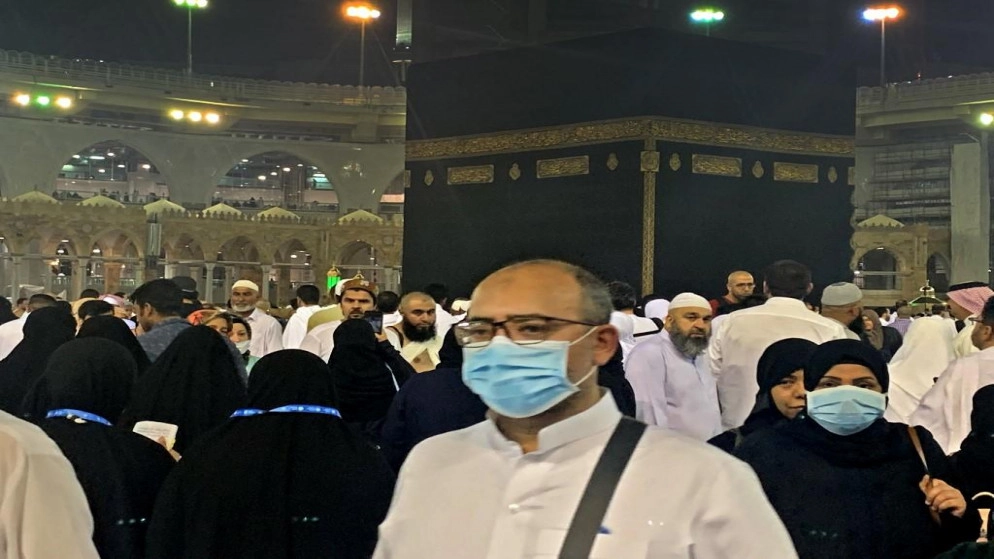 إبقاء صحن الكعبة مغلقا طوال فترة تعليق العمرة