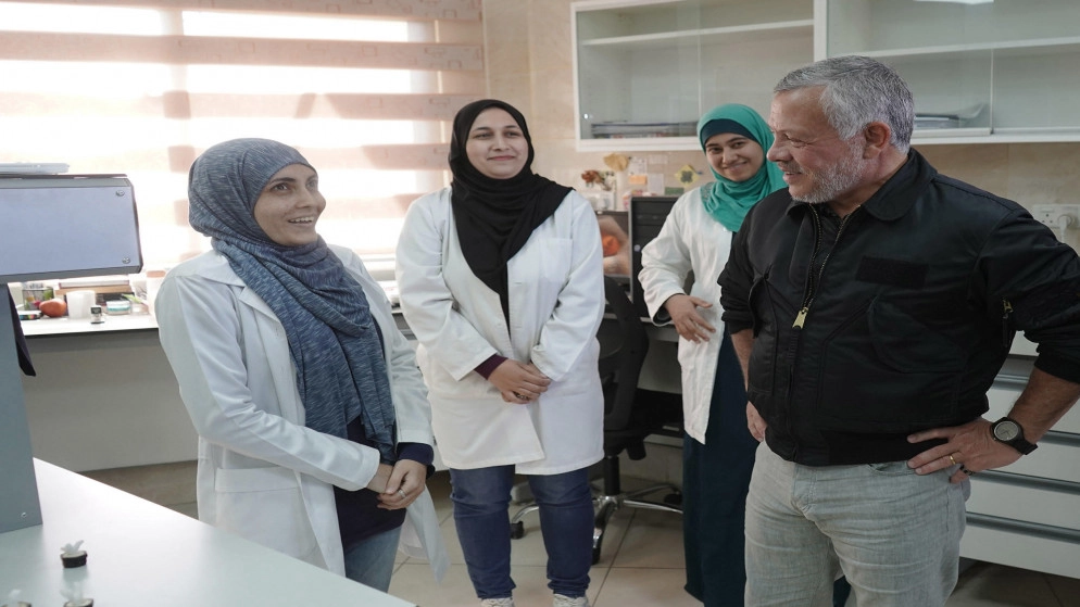 الملك: إنجازات النشميات توجب علينا الاستمرار بتمكينهن