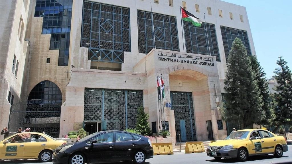 تعميم بعدم تحميل عمولات على السحب النقدي من الصراف الآلي