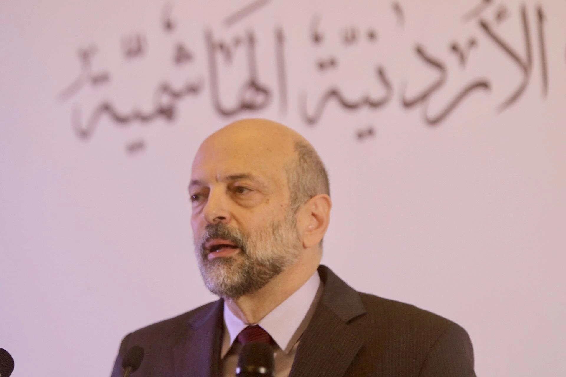 الرزاز: الحكومة حاولت "بكل جهدها" توفير حجر صحي مريح 