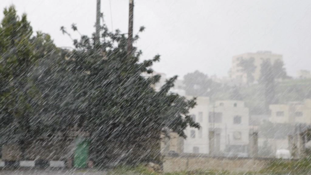 أجواء باردة وماطرة ليومين 