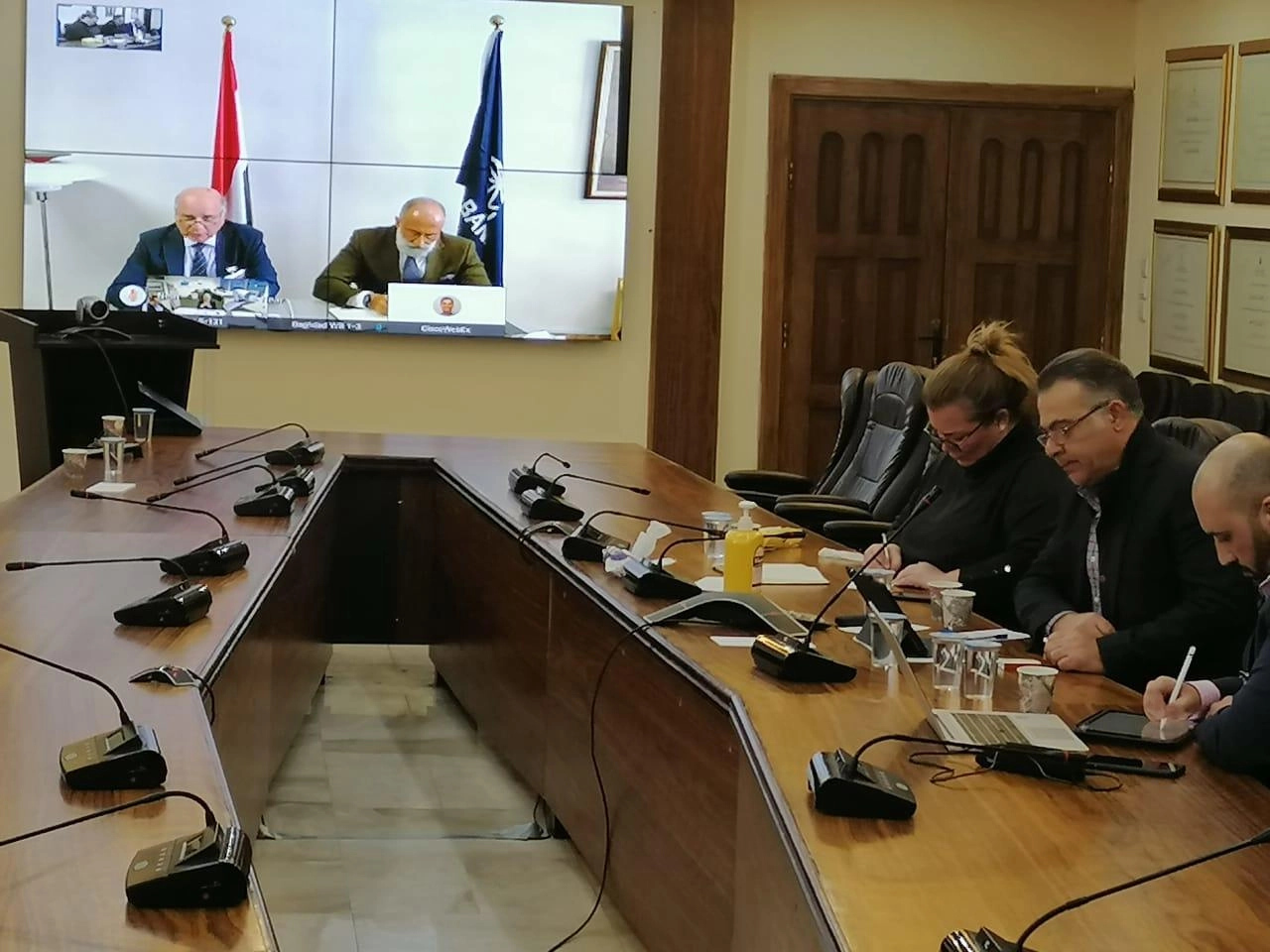 وزير التخطيط يبحث مع المانحين دعم جهود الأردن في مكافحة كورونا