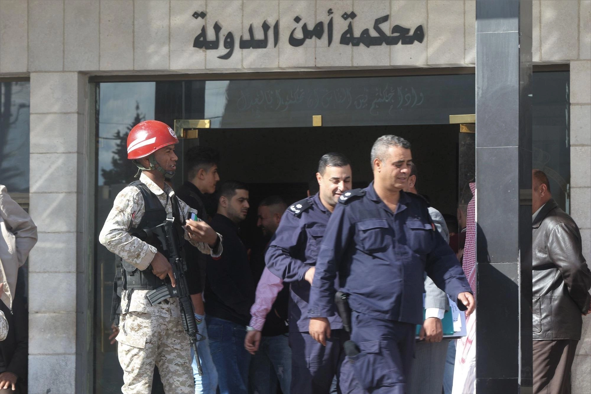 بحث الإفراج عن موقوفين في قضايا مخدرات ونقد مقلد
