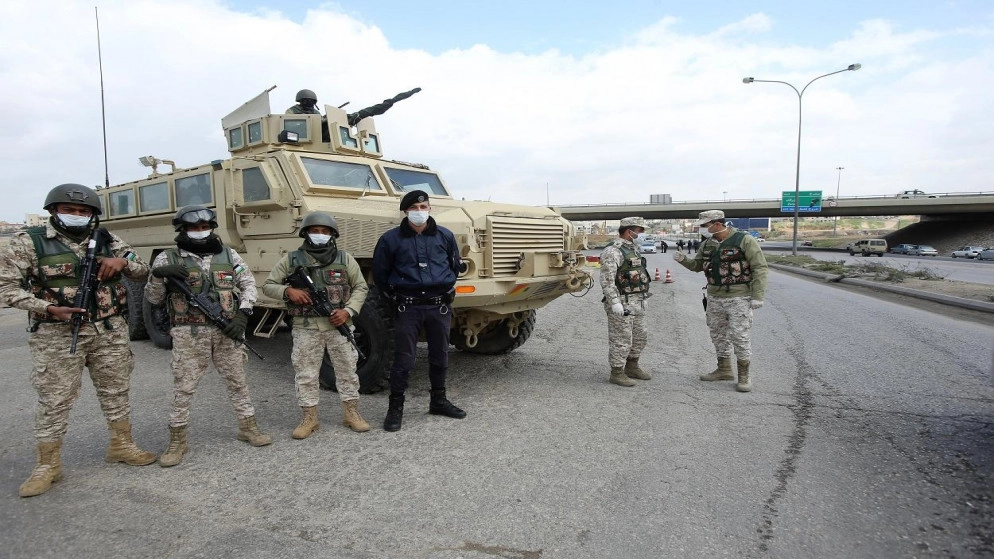 ضبط 38 مركبة و 65 شخصا خرقوا الحظر في الزرقاء