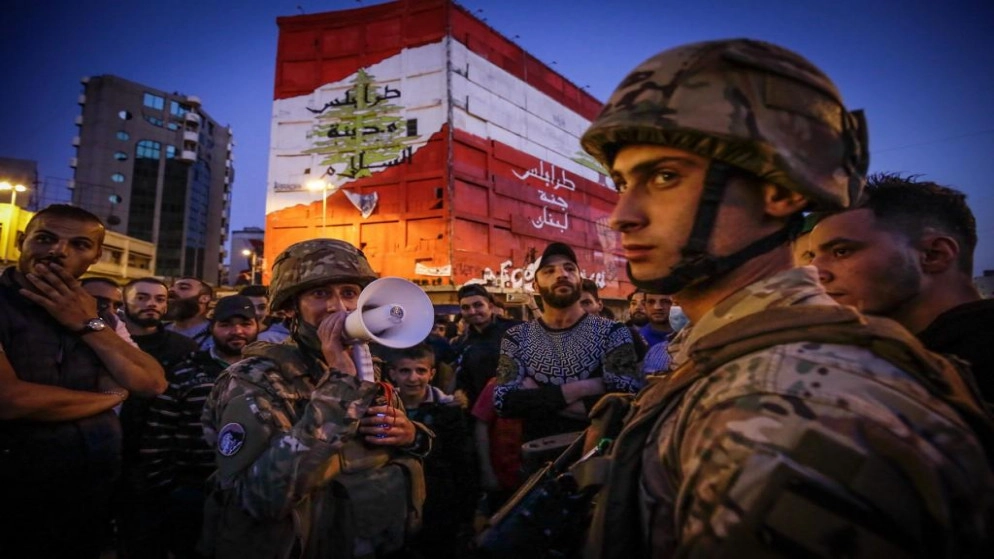 تظاهرة مناهضة للحكومة في لبنان رغم حظر التجول