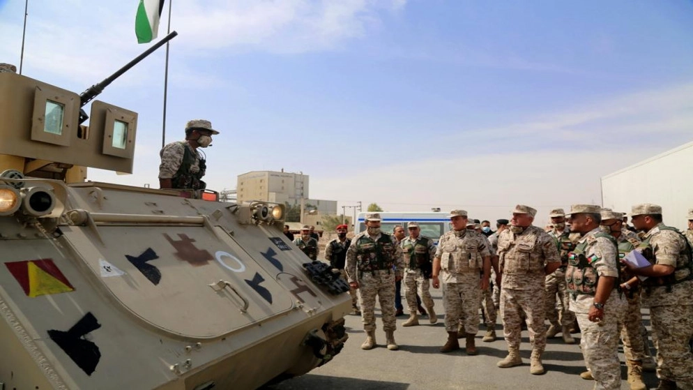 رئيس هيئة الأركان يتفقد نقاط غلق تابعة للمنطقة العسكرية الجنوبية