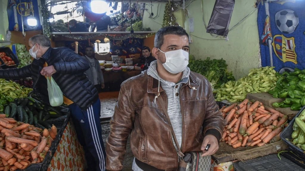 تمديد تدابير الحجر في الجزائر واستئناف بعض الأنشطة التجارية