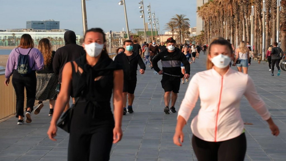 سيارات الأجرة المجانية تساهم في مكافحة الفيروس في إسبانيا