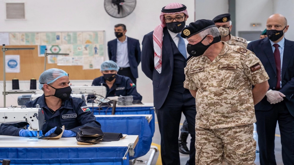 الملك يؤكد أهمية الاستمرار في البحث والتطوير لتصنيع أجهزة تنفس