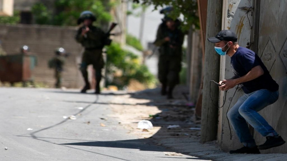 الاحتلال الإسرائيلي يعتقل 3 فلسطينيين من نابلس