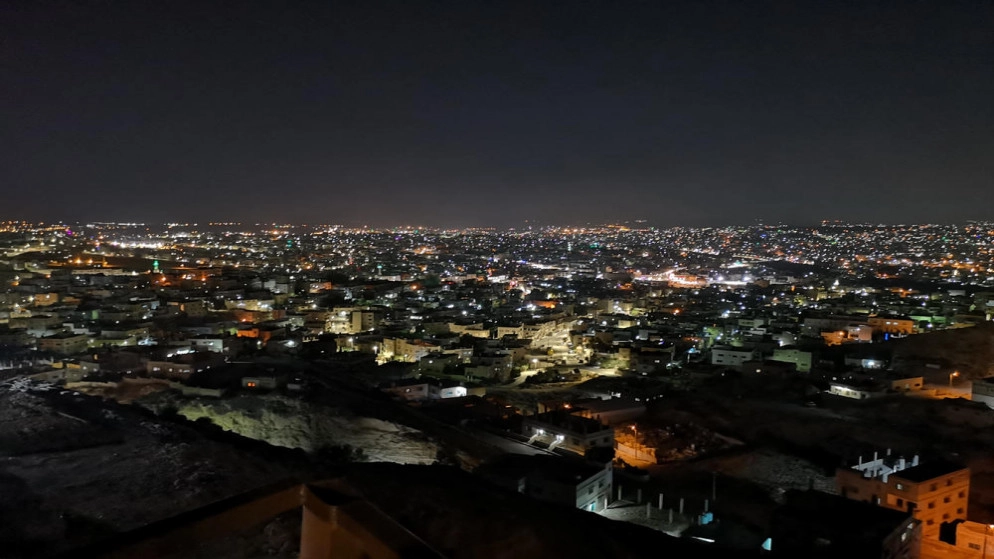 إغلاق مبنى سوق تجاري وتعطيل دوائر بلدية الزرقاء احترازيا