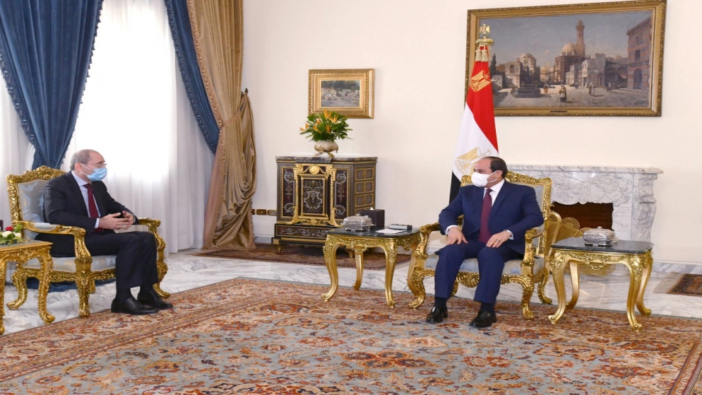الرئيس المصري يستقبل وزير الخارجية الذي يحمل رسالة من الملك