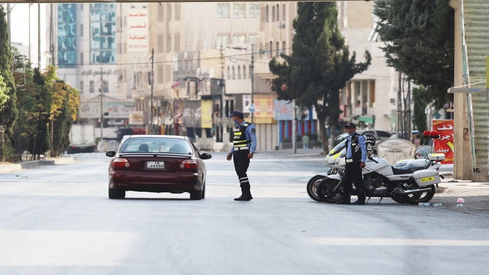انتهاء حظر التجول الشامل وعودة الحظر الجزئي
