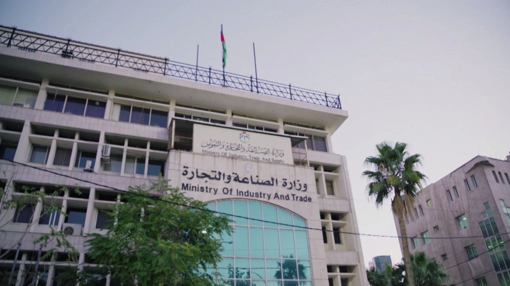 إيعاز بتعزيز الرقابة على المنشآت ومتابعة الالتزام بأوامر الدفاع
