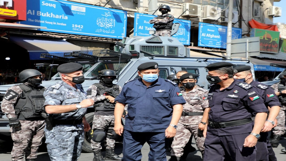 "التحقيقات تؤكد وجود صلات وثيقة بين فارضي الإتاوات وتجار المواد المخدرة"