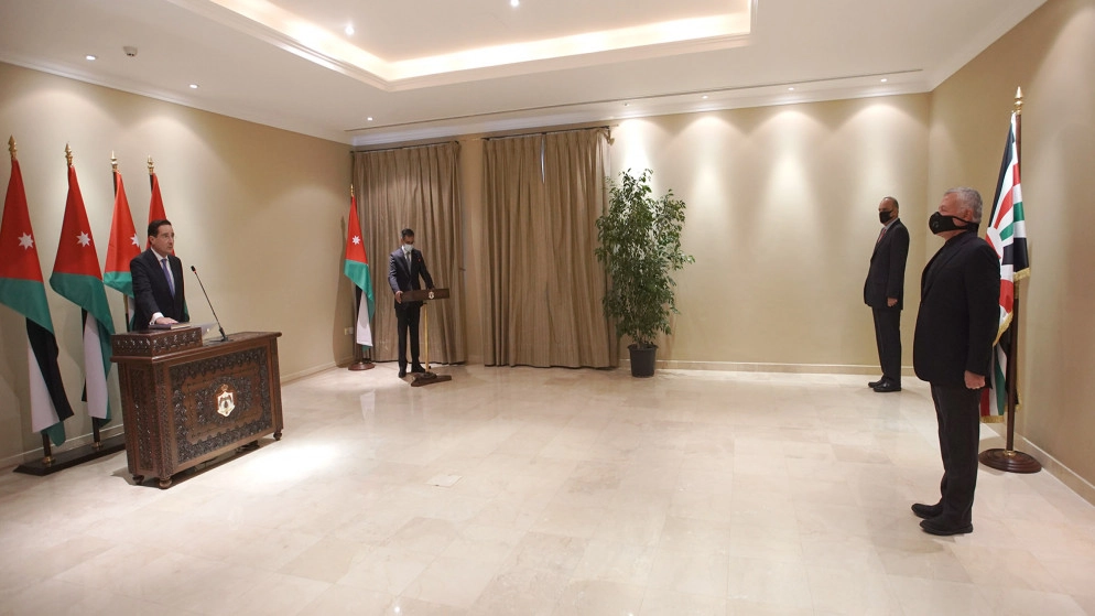 الخرابشة والتل يؤديان اليمين الدستورية أمام الملك