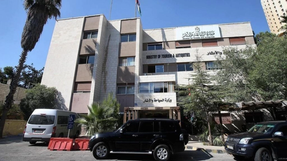 إغلاق 5 منشآت سياحية وإنذار ومخالفة 195 أخرى