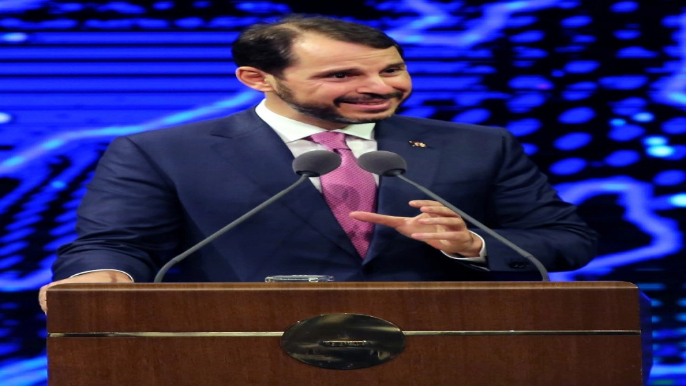 وزير المالية التركي يستقيل بعد تراجع الليرة
