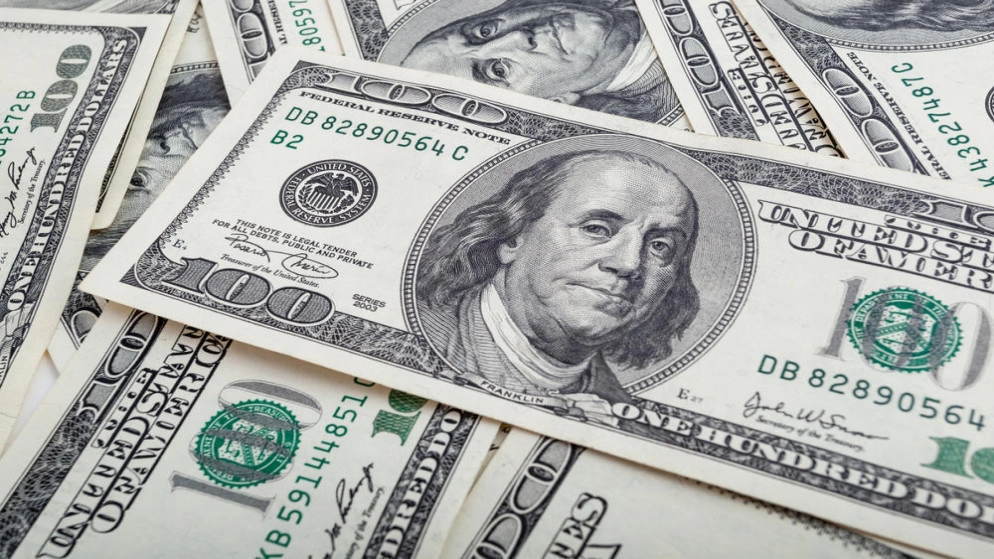 الدولار يهبط والذهب يرتفع بعد فوز بايدن بالرئاسة الأميركية
