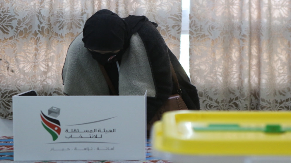 350 ألفا أدلوا بأصواتهم بعد 4 ساعات من فتح صناديق الاقتراع