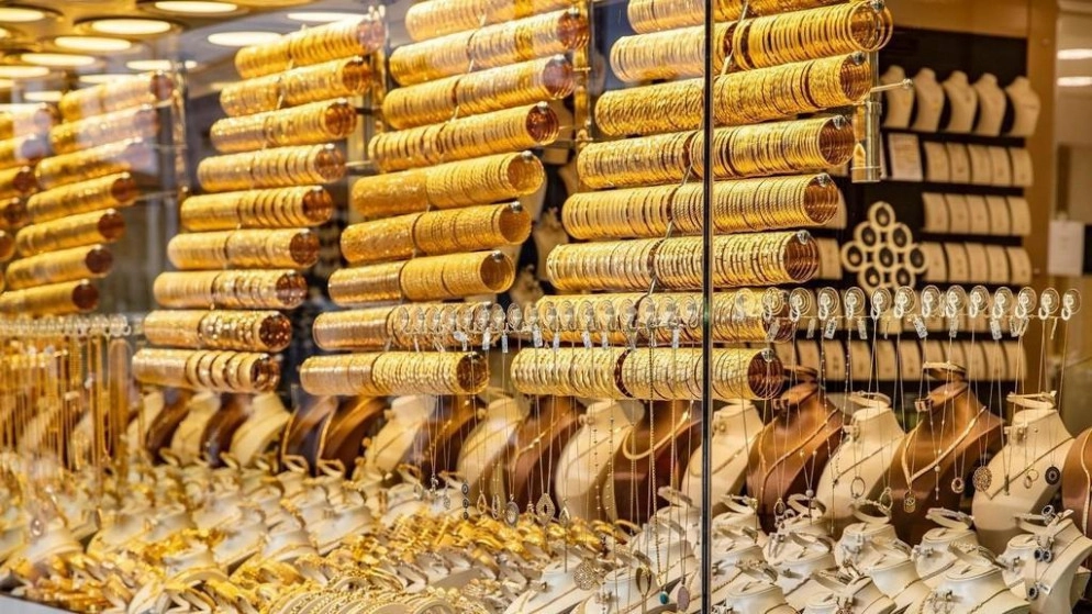 38.3 دينارا سعر غرام الذهب عيار 21 محليا
