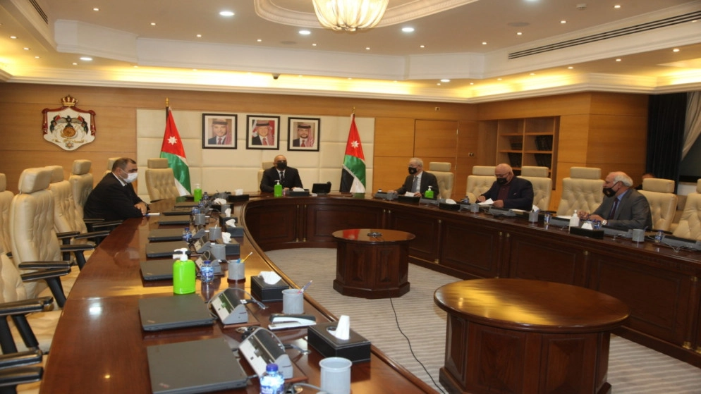 الخصاونة: الأردن أنجز الانتخابات النيابية بكفاءة عالية في ظل الجائحة