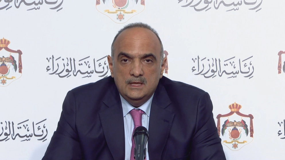 الخصاونة يعتذر لغالبية المواطنين الملتزمين ويتعهد بإجراءات رادعة بحق المخالفين