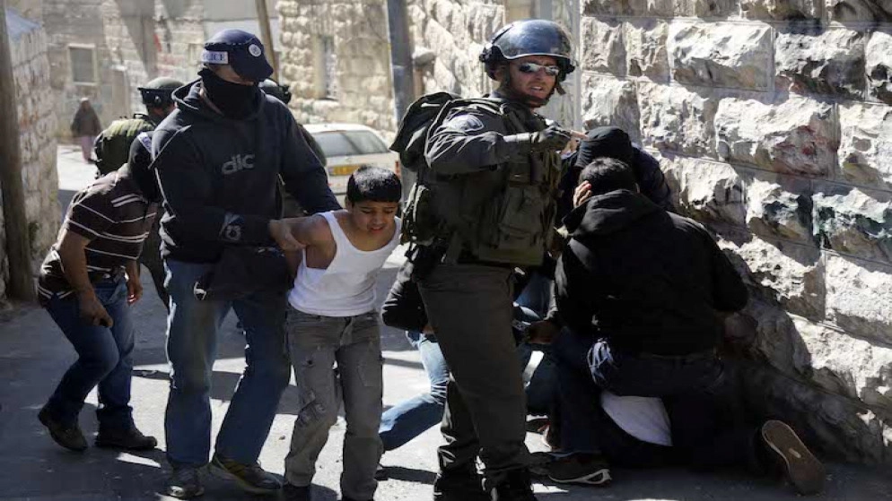 الاحتلال الإسرائيلي يعتقل أكثر من 400 طفل فلسطيني خلال 10 أشهر
