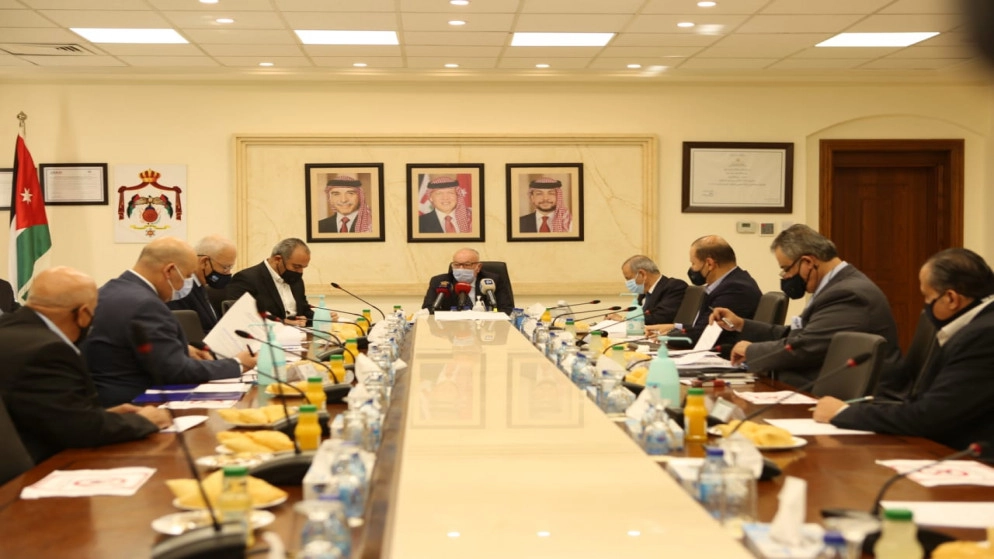 وزير الأشغال يدعو لتطبيق صارم لتعليمات الرقابة على أعمال الإعمار 