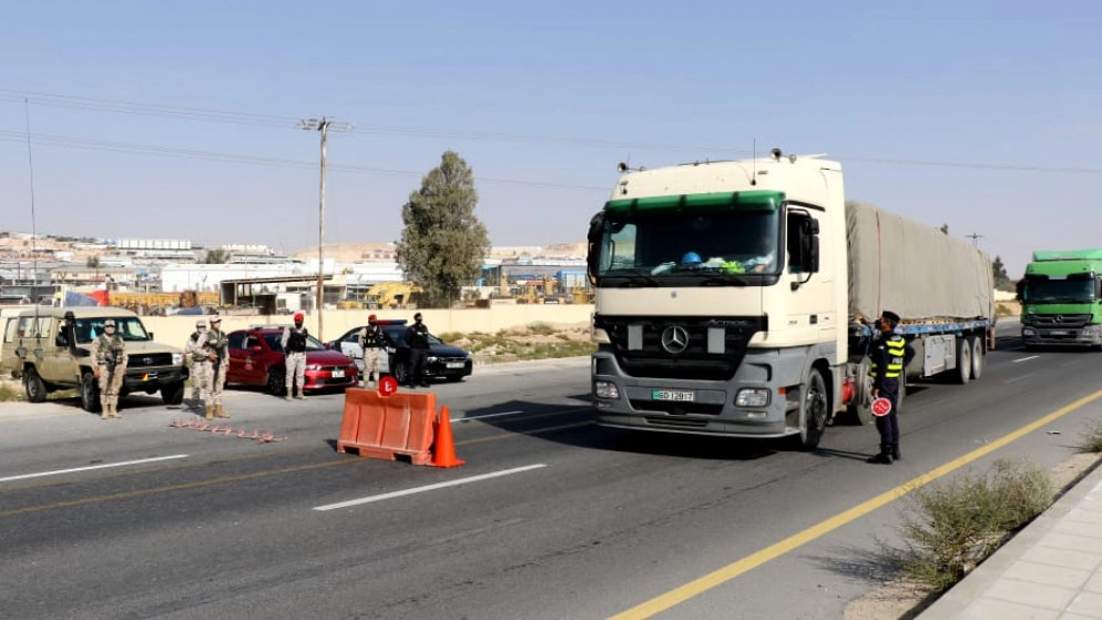 القوات المسلحة تواصل تنفيذ خطة فرض الحظر الشامل في المحافظات
