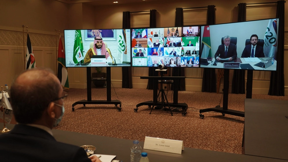 الملك: ضرورة العمل لضمان التوزيع العادل والفعال للقاحات كورونا لتكون متاحة للجميع
